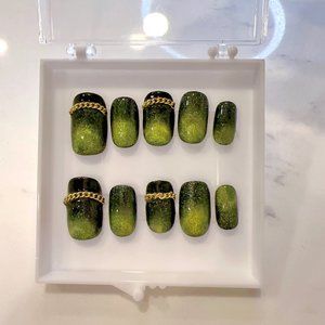 Hand-made green silver Galaxy cateye with metal chain |Press on Nails| |Crystal